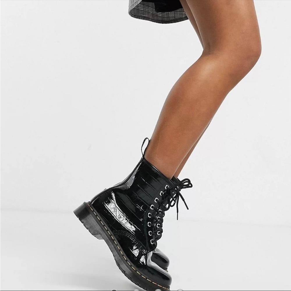 Dr. Martens Black 1460 Faux-Croc Embossed Patent Lather Boots size 6